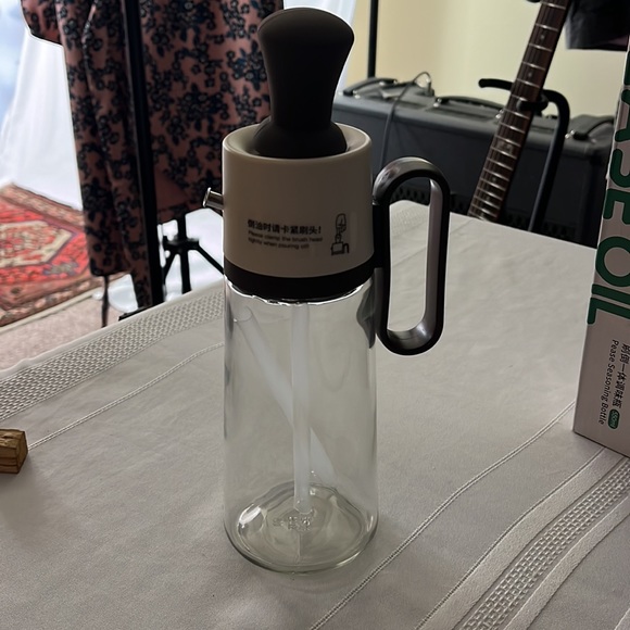 Pease Oil Dispenser Seasoning Bottle - Picture 2 of 9